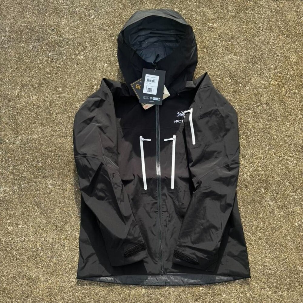 Arc'teryx Men's Black Jacket